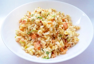 青山餃子房 鮭チャーハン