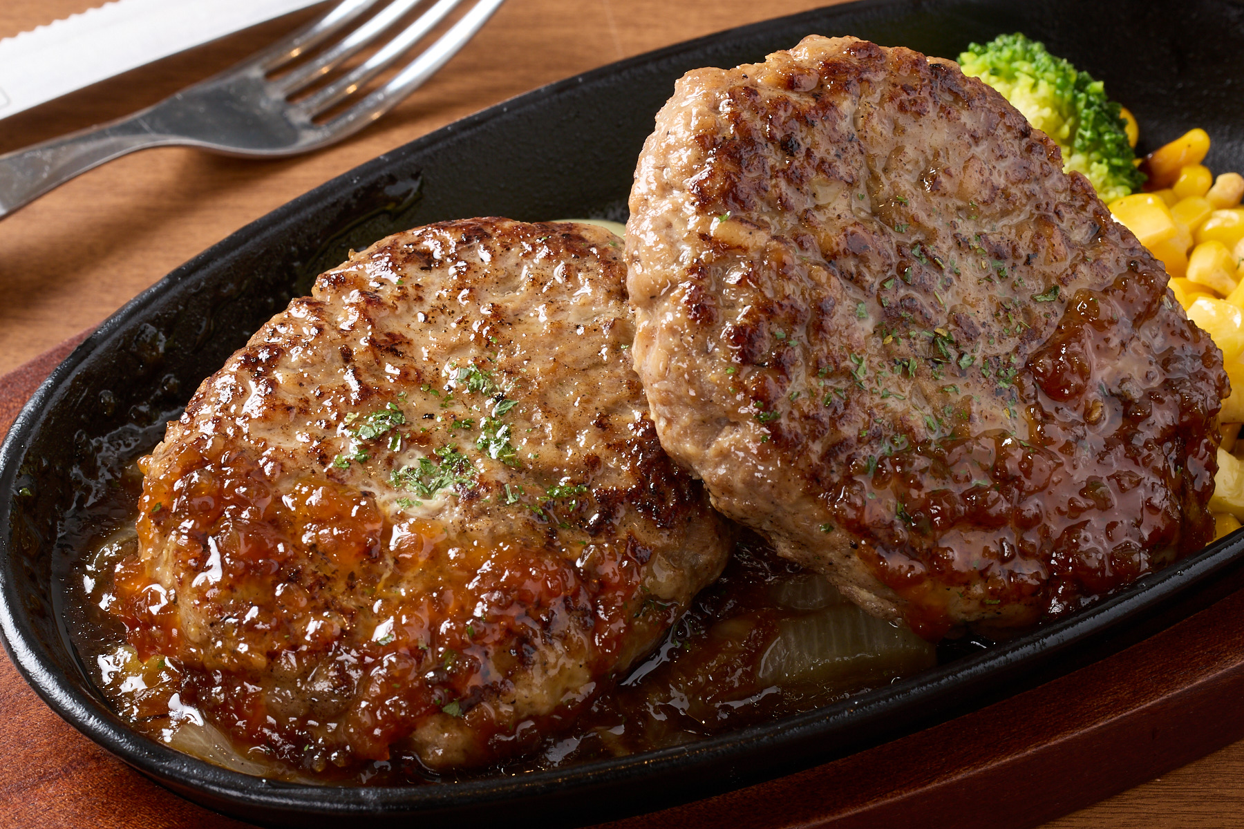 肉屋のハンバーグとガーリックライス 【選べる2種ソース】ダブルハンバーグBOX Double Hamburg