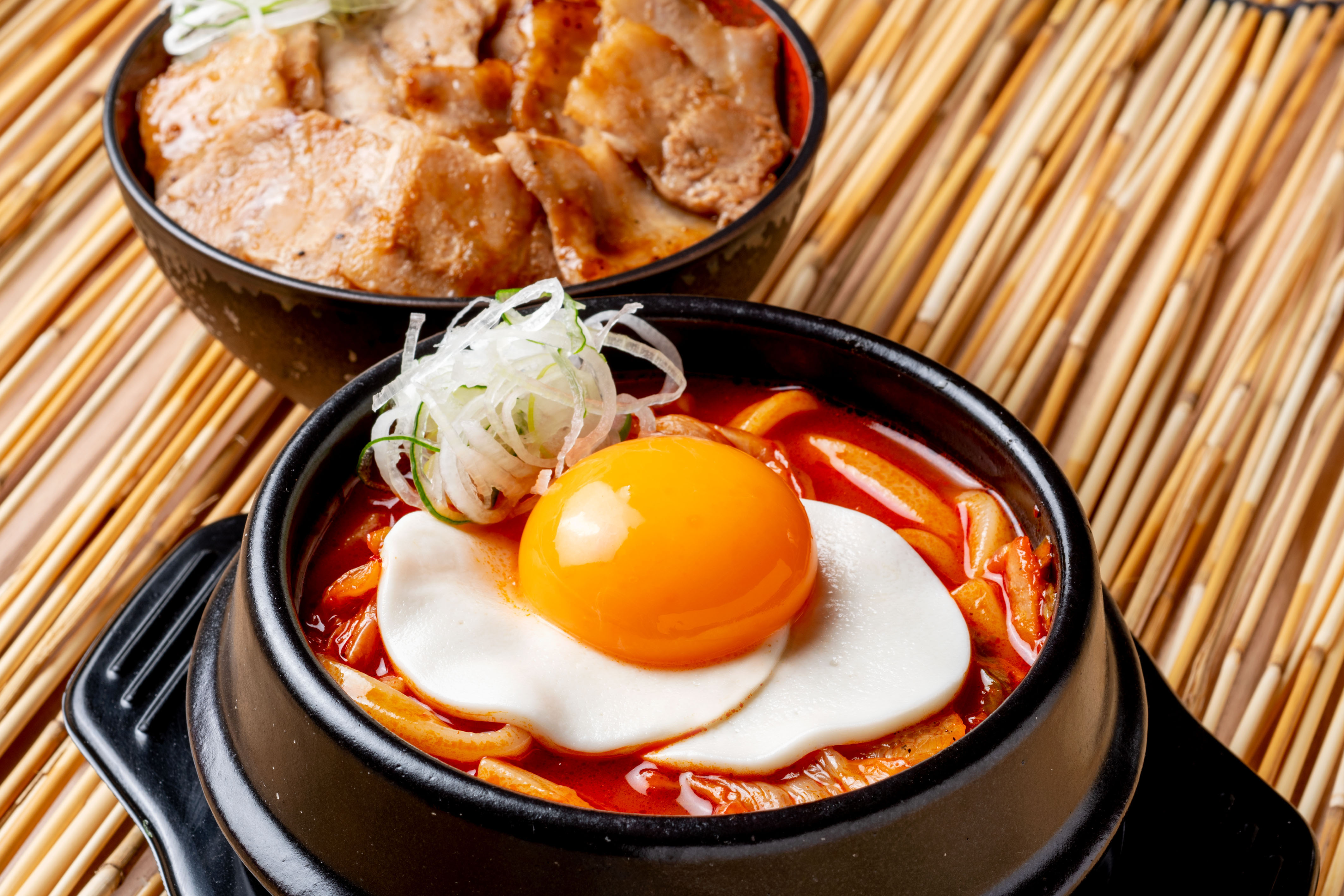 韓国カルビ丼とスンドゥブ 洞山 キムチチーズスンドゥブうどん～ミニカルビ丼セット～