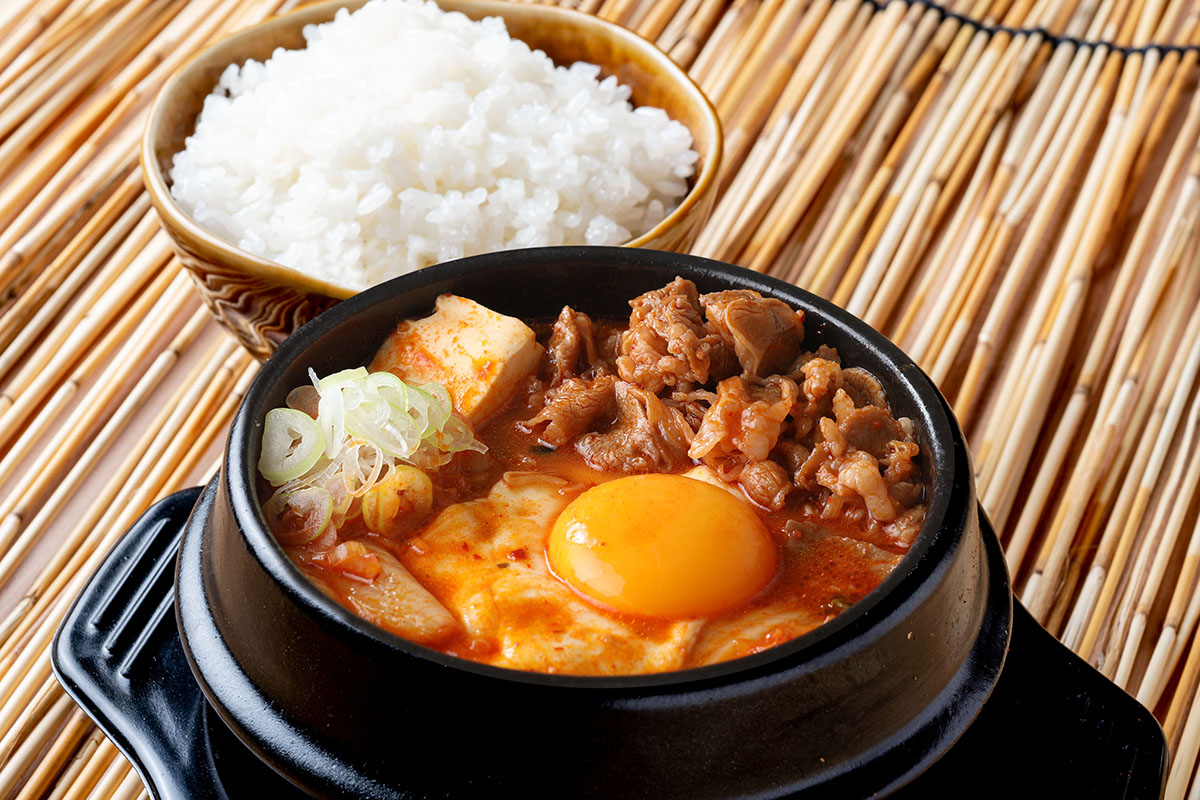 韓国カルビ丼とスンドゥブ 洞山 牛カルビチーズスンドゥブ～ごはん付き～