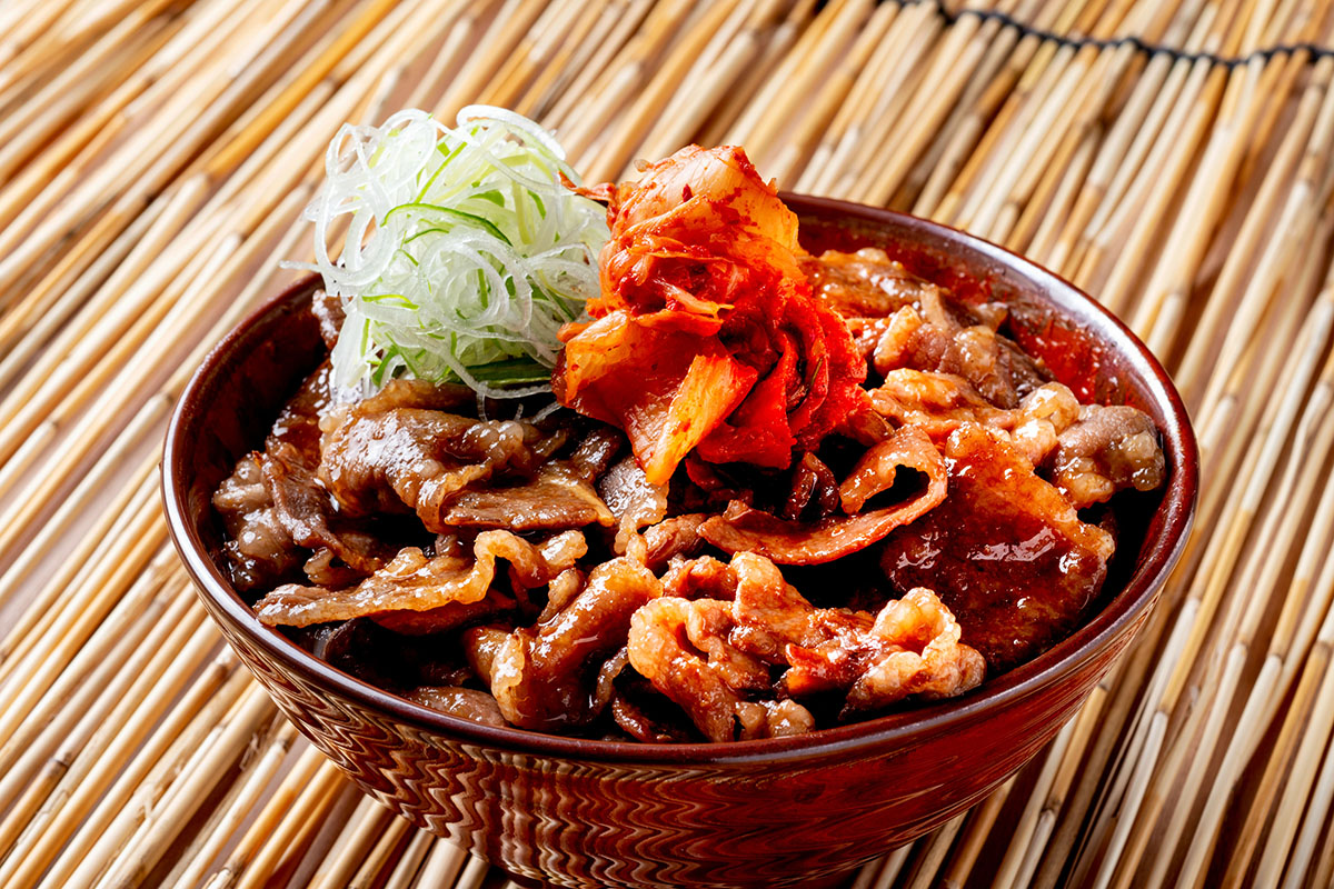 韓国カルビ丼とスンドゥブ 洞山 キムチ牛カルビ丼(味噌だれ)