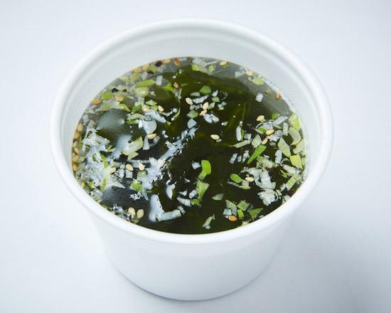 牛角 わかめスープ