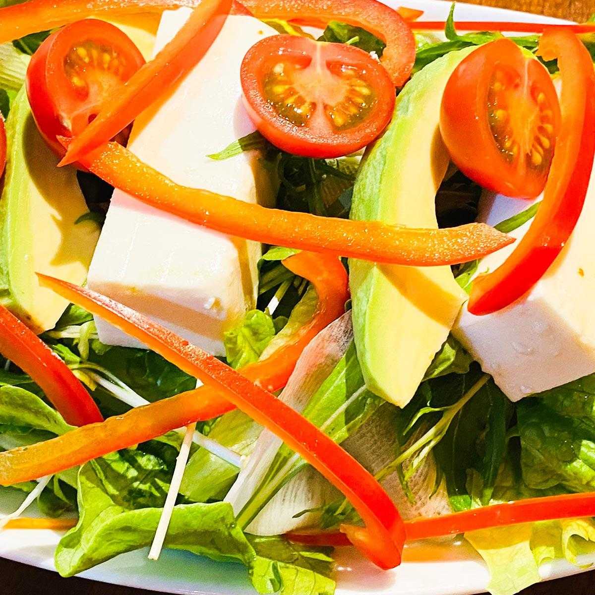 スパイスhub Tofu avocado salad 豆腐アボカドサラダ