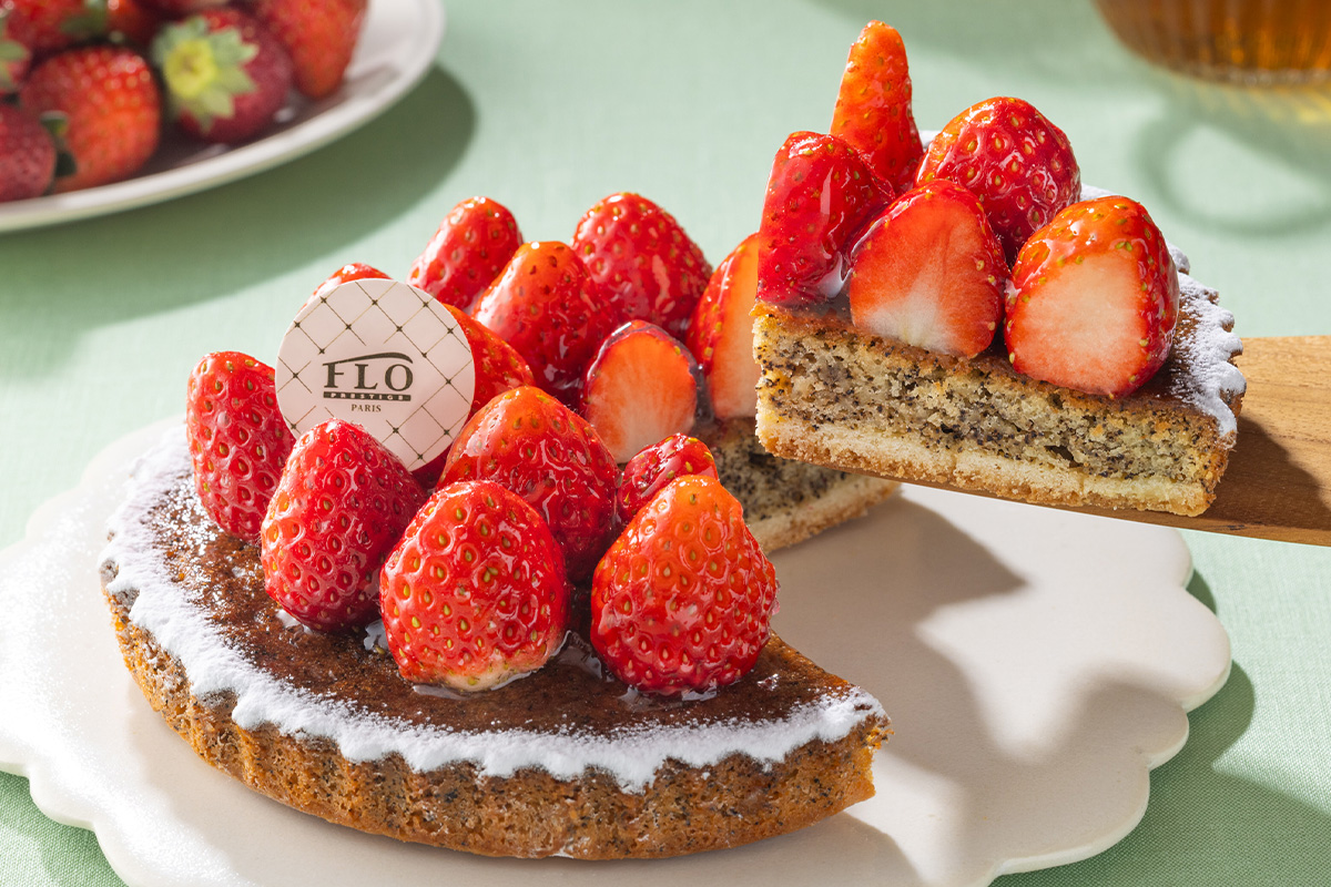 フロプレステージュ FLOの日 まるごと苺のタルト～紅茶ダマンド～ (ホール14cm)