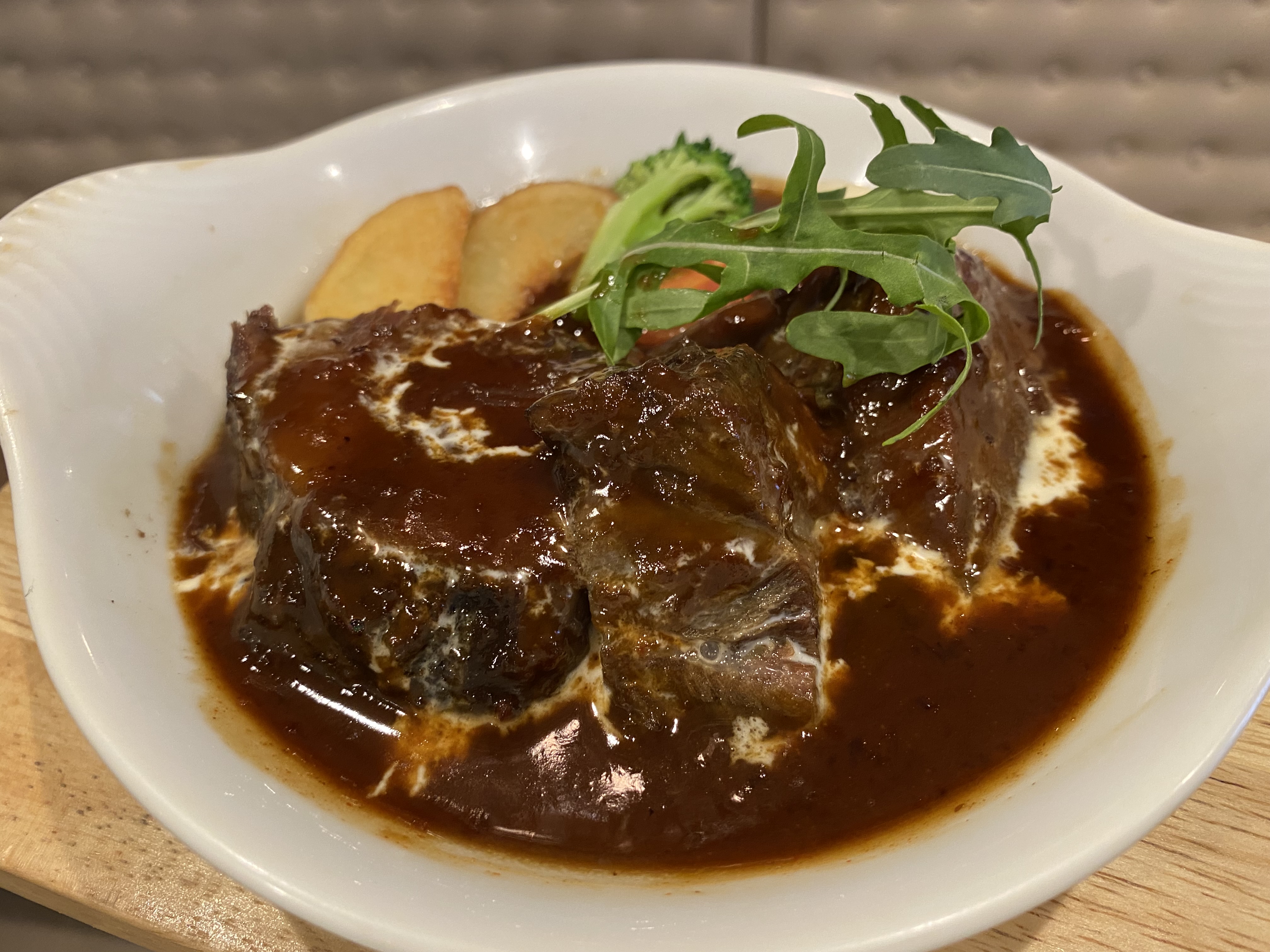 俺のフレンチ 牛肉の赤ワイン煮