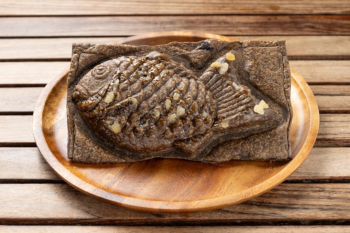 文左亭人気No.4 パイたい焼きチョコ生地×カスタード