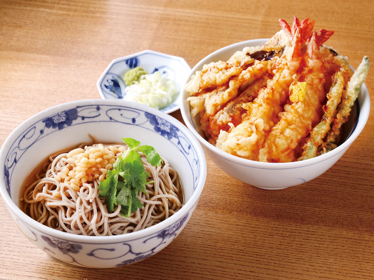 柿家すし たぬきそば【冷・温】と海老天丼〔小〕セット