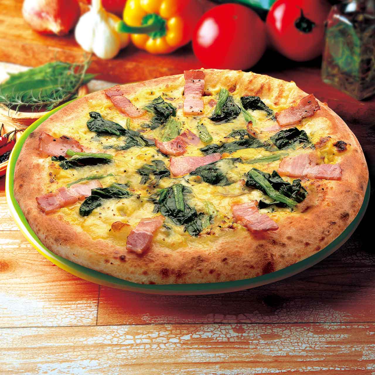ナポリの窯 ベーコンとホウレン草のキッシュピッツァ