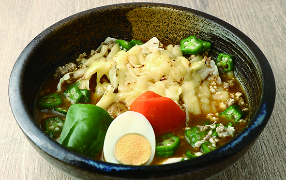 カレー食堂 心 とろーりチーズと挽き肉のスープカレーCheese and minced meat soup curry