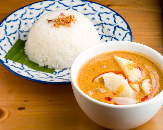 オリエンタルデリ 鶏肉のマッサマンカレー