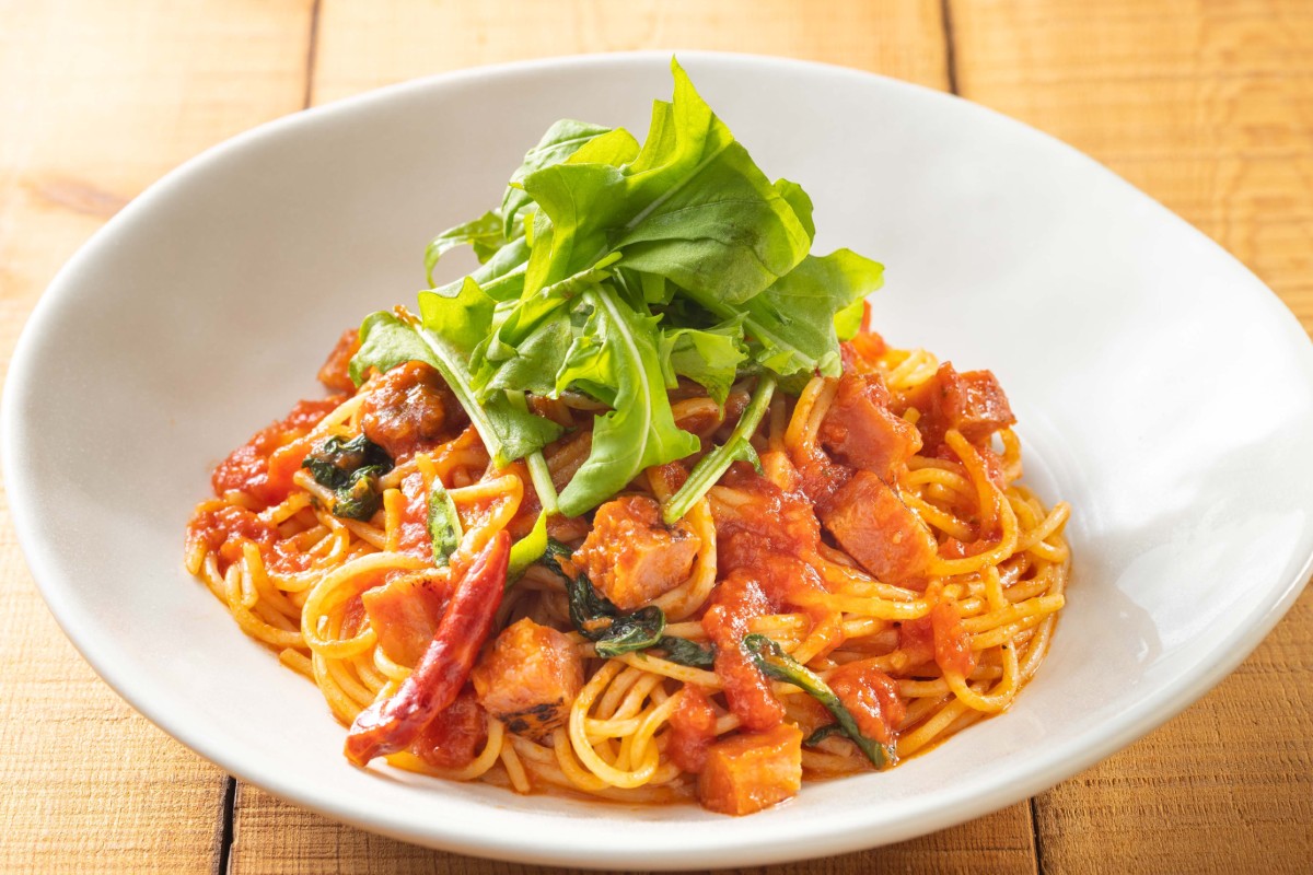 ラパウザ ベーコンとルッコラのアラビアータ