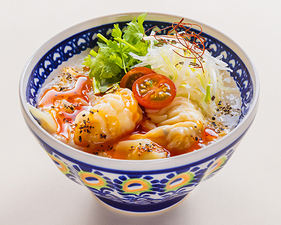 店内炊き上げ おかゆ専門店 粥餐庁(かゆさんちん) 海老ワンタン入りサンラーおかゆ