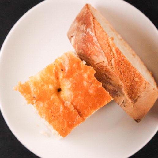 トラットリア クアルト人気No.3 自家製パン