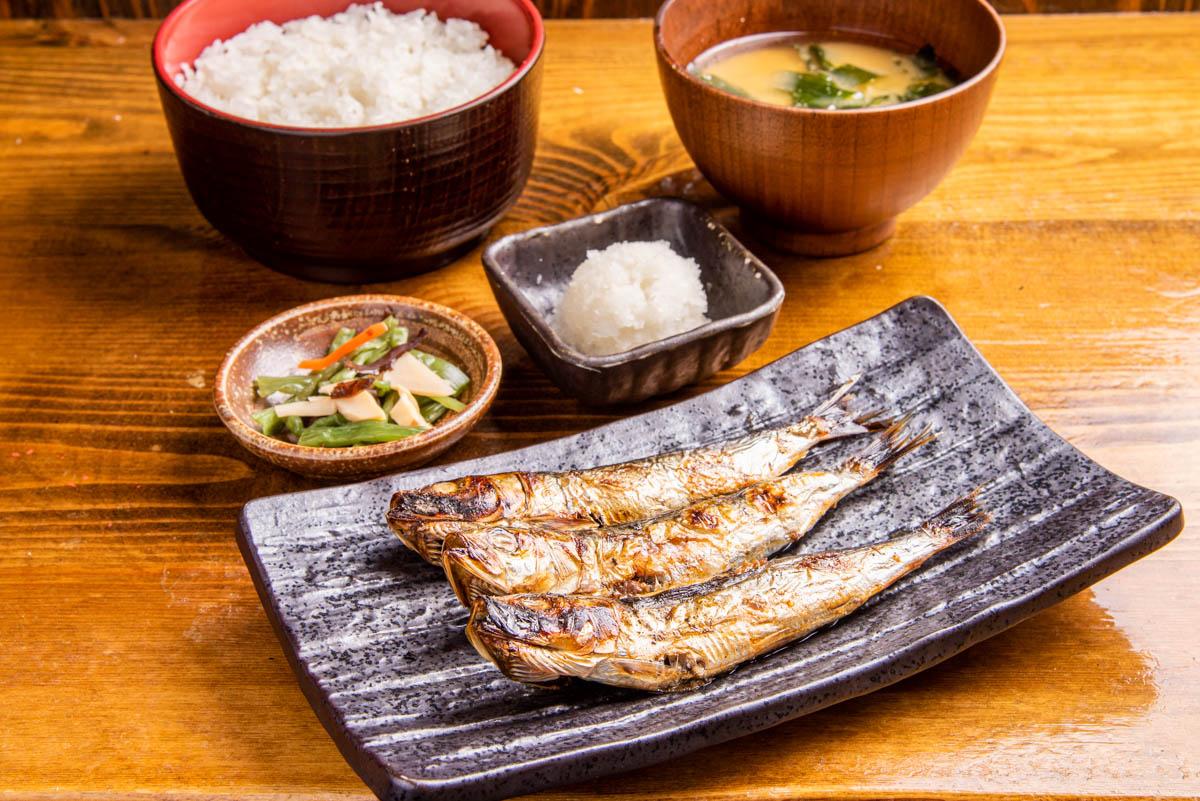 しんぱち食堂 3羽いわし定食