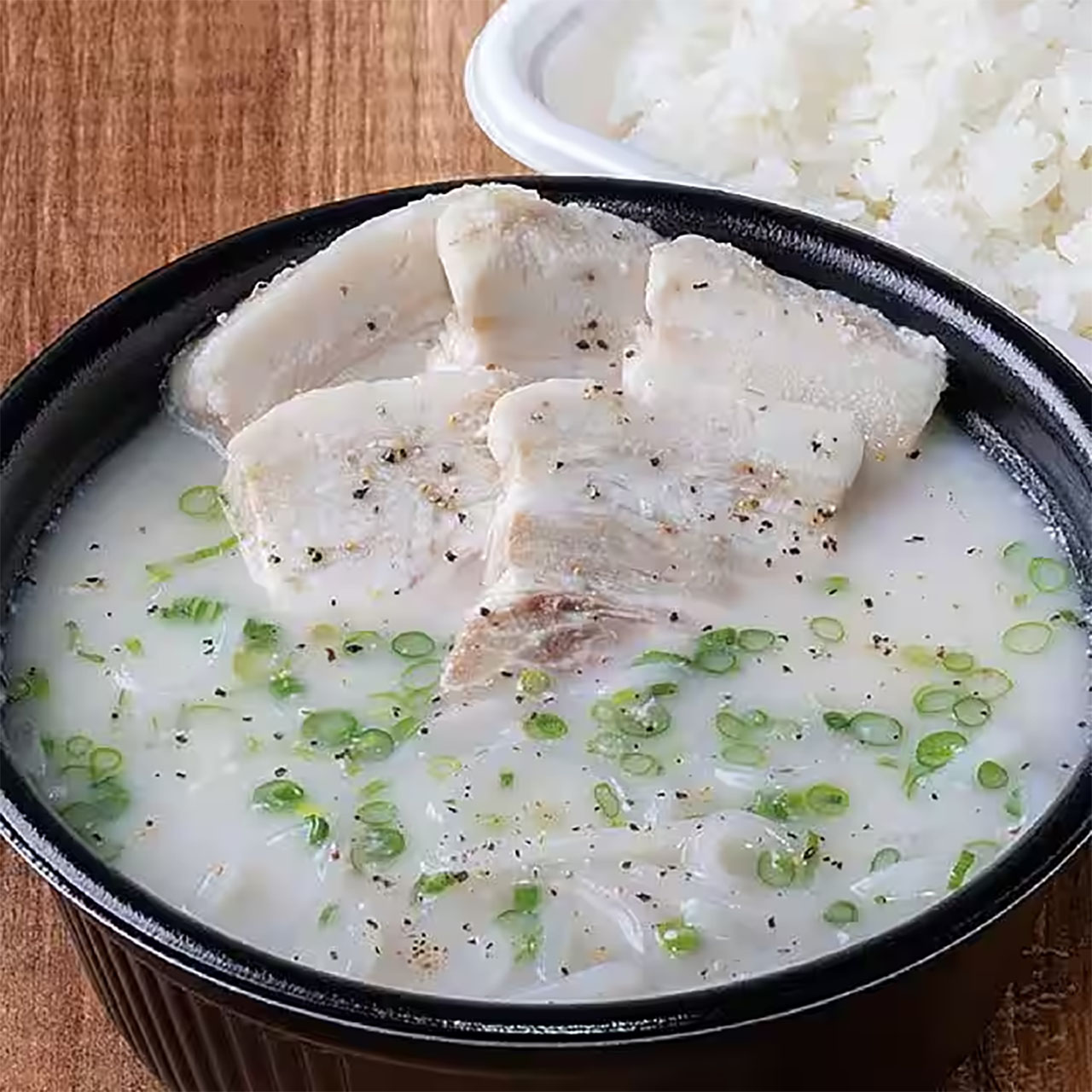 豚大門市場 テジコムタンクッパ弁当