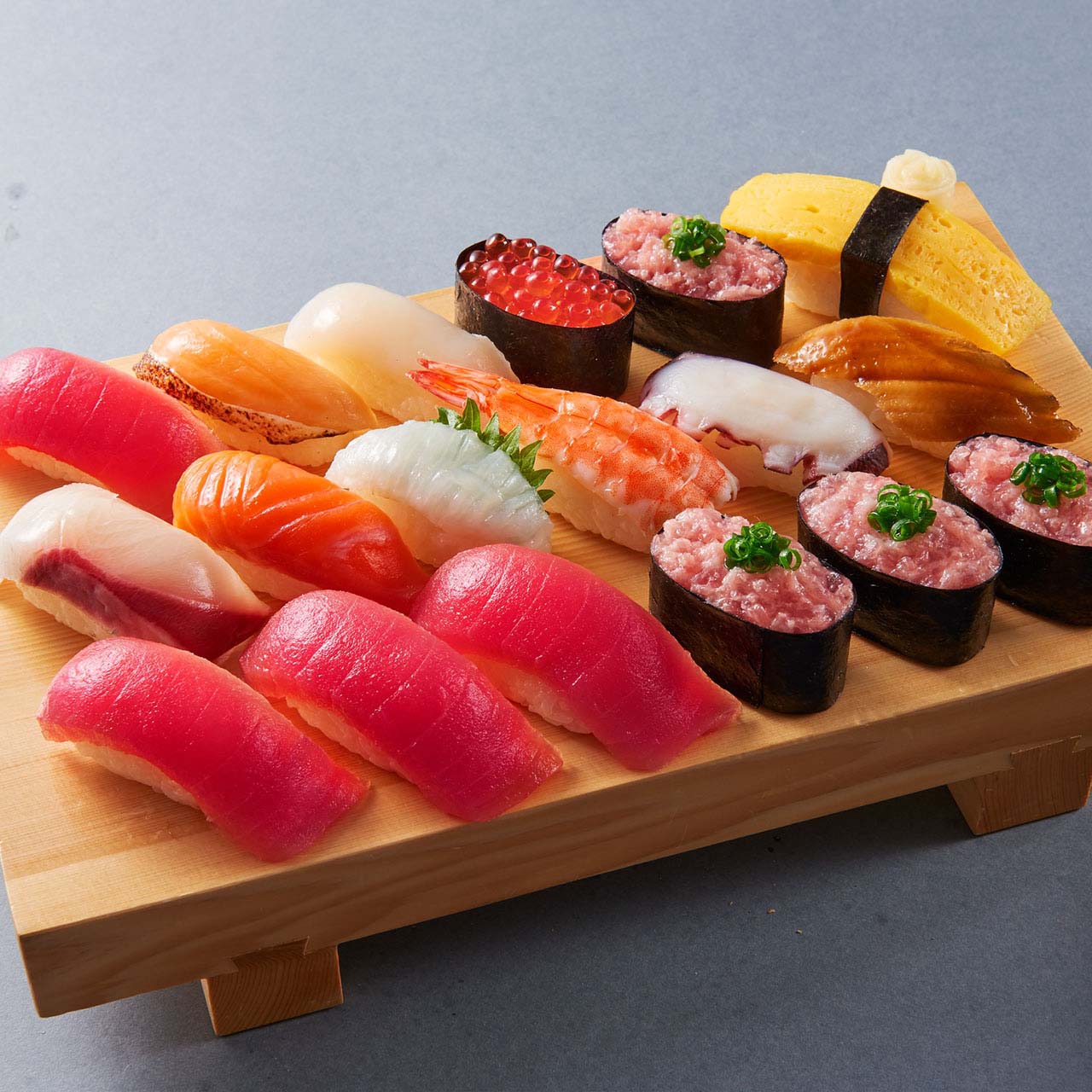 小僧寿し まぐろ＆ねぎまぐろ盛18貫