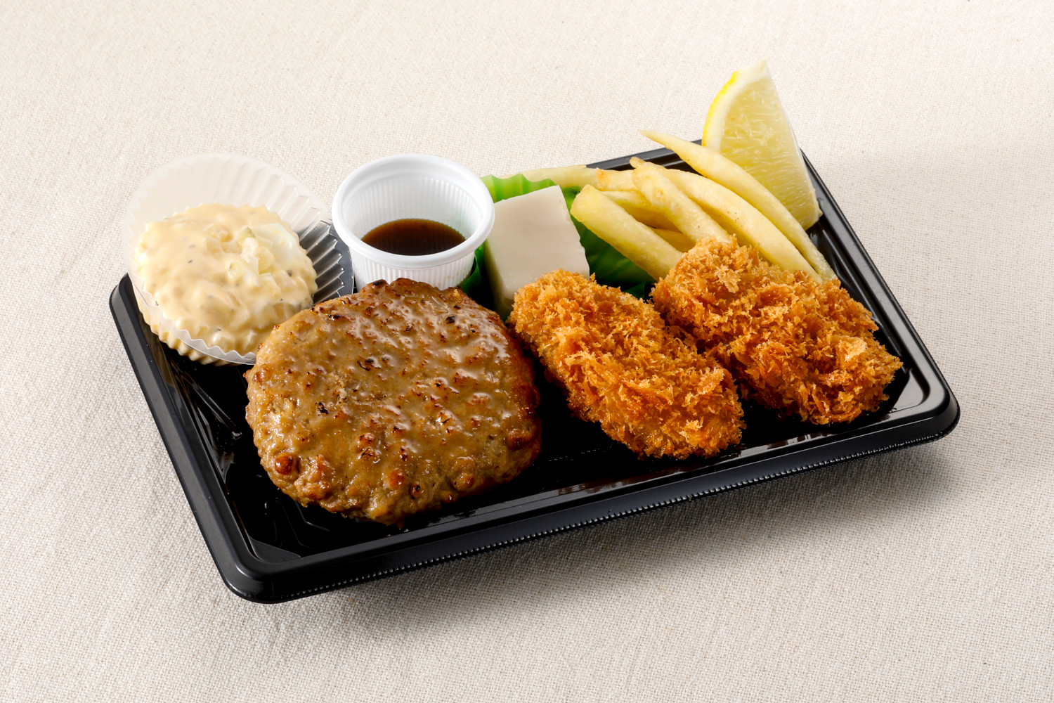 和食さと ハンバーグと牡蠣フライ