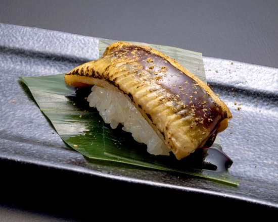 板前寿司 江戸前煮穴子(タレ 山椒)Sea Eel with Japanese sauce ＆ Sansho pepper