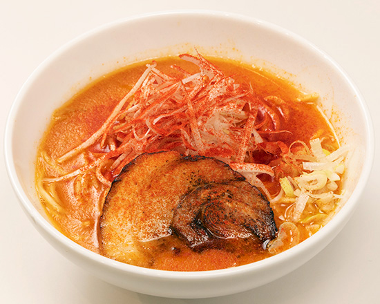 トクベツ。 激辛麺気絶(薬味ネギ、白髪ネギ、豚叉焼1枚)