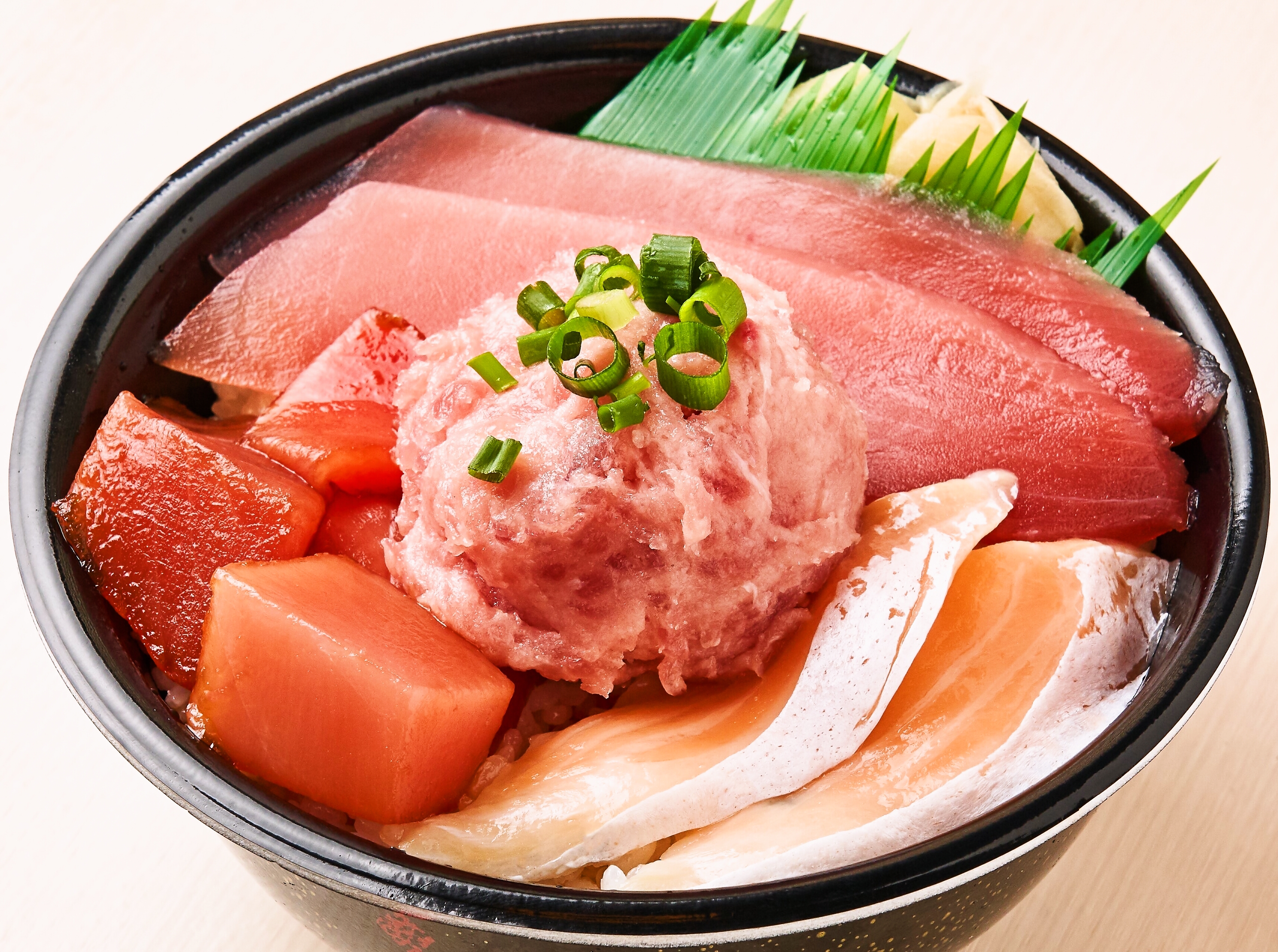 魚丼 うずしお丼 (9) Whirlpool Rice Bowl