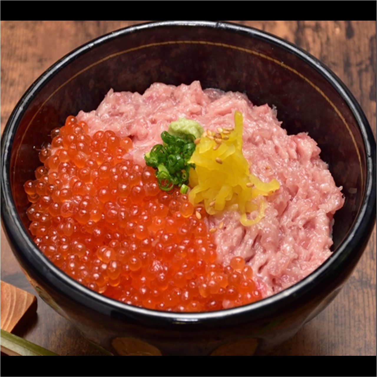 大漁!ねぎとろ漁船 綱好丸 頬緩む「いくらねぎとろ丼」